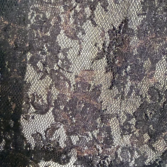 BKE Boutique Black lace floral top S - Picture 4 of 4